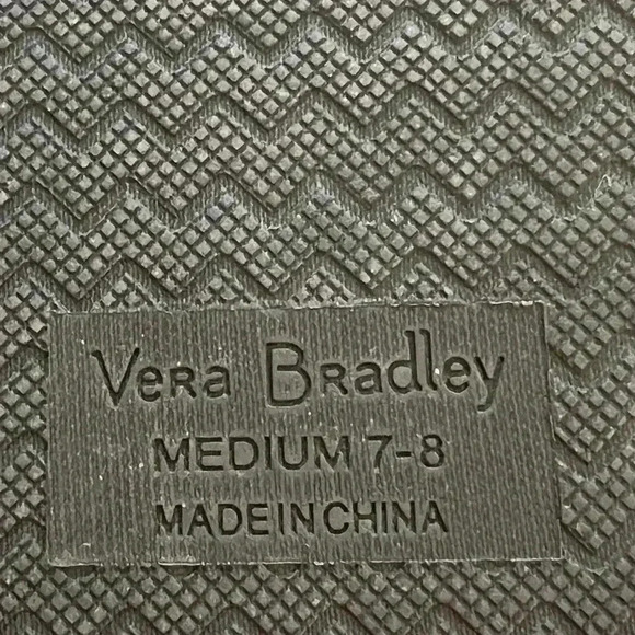 Vera Bradley Women’s size medium slippers. Size 7/8. Slip on with fuzzy inside. - Picture 7 of 7